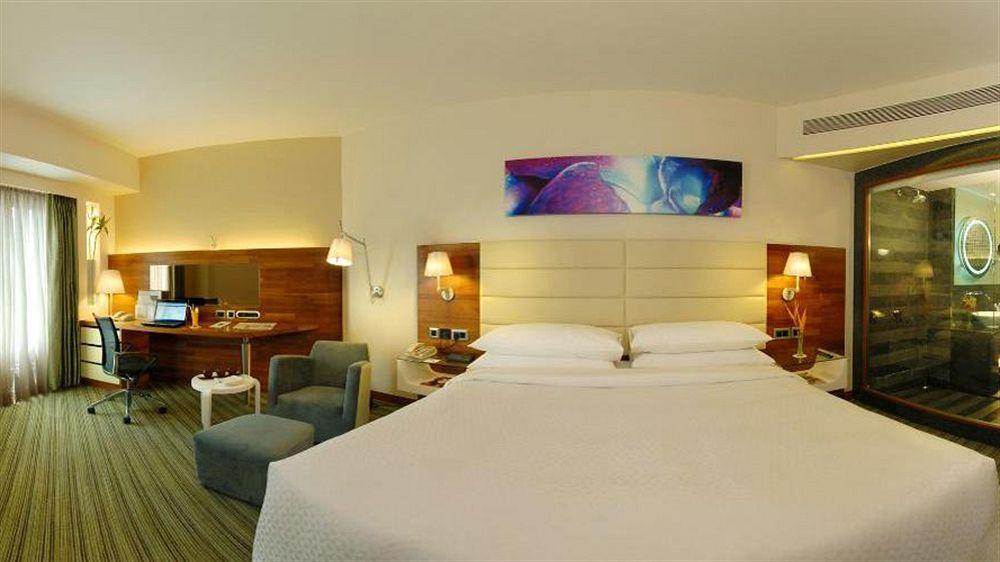 Four Points By Sheraton Визакхапатнам Екстериор снимка