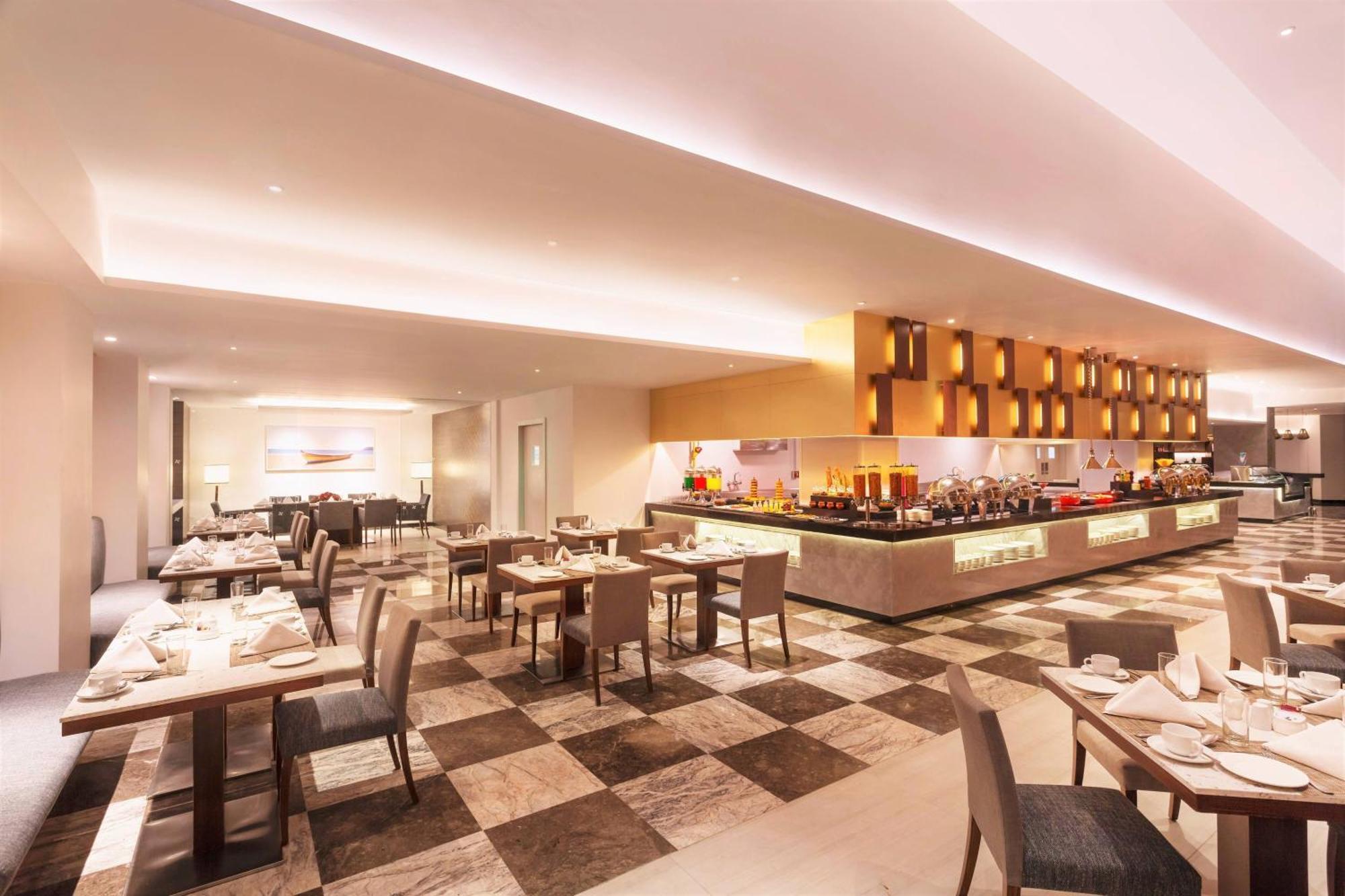 Four Points By Sheraton Визакхапатнам Екстериор снимка