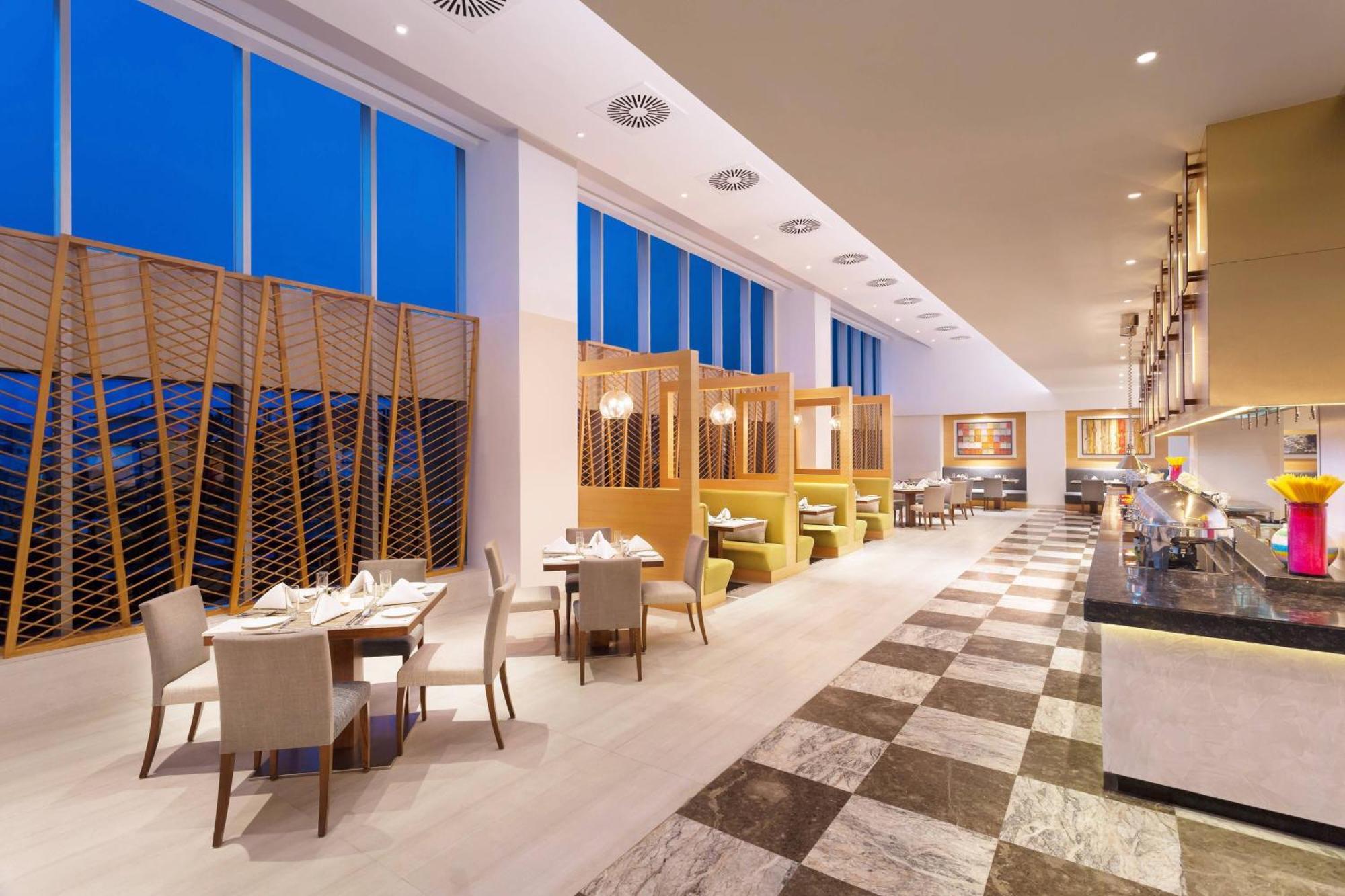 Four Points By Sheraton Визакхапатнам Екстериор снимка