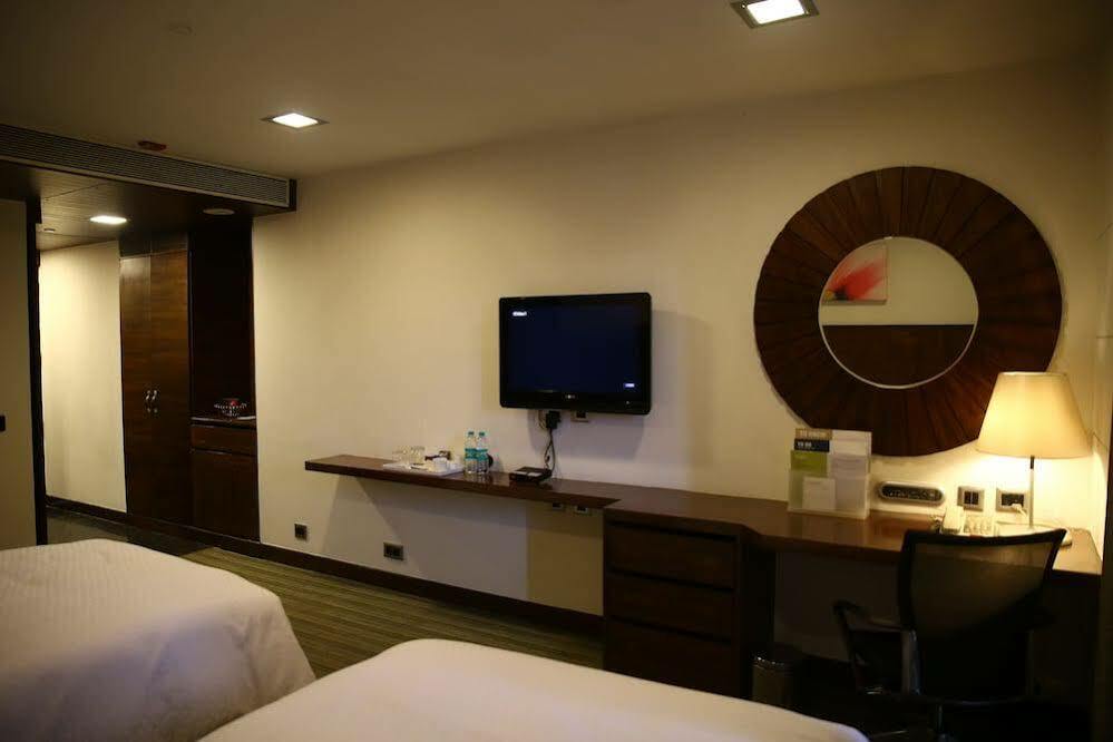 Four Points By Sheraton Визакхапатнам Екстериор снимка