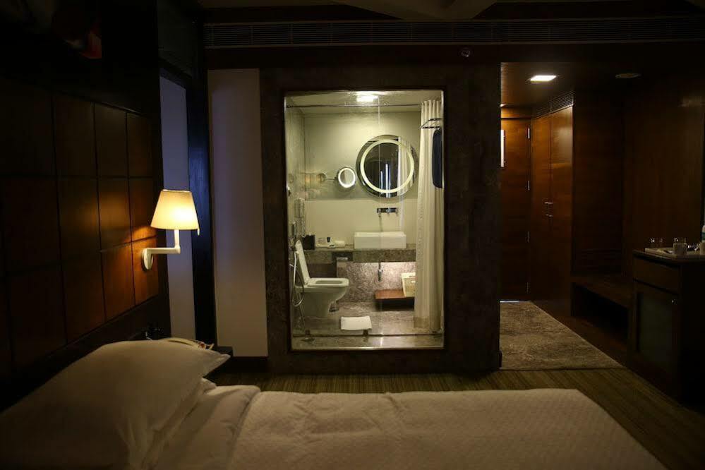 Four Points By Sheraton Визакхапатнам Екстериор снимка