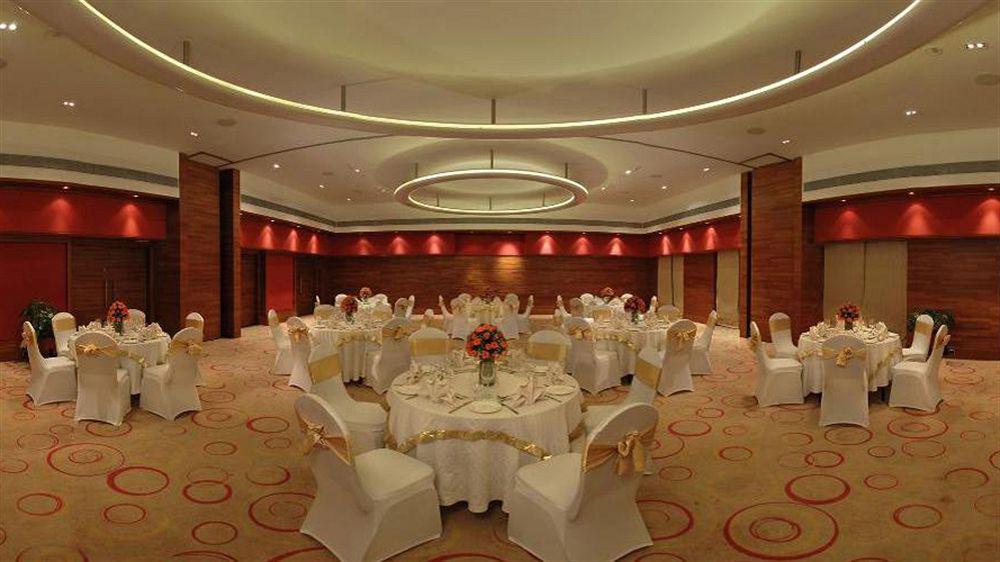 Four Points By Sheraton Визакхапатнам Екстериор снимка